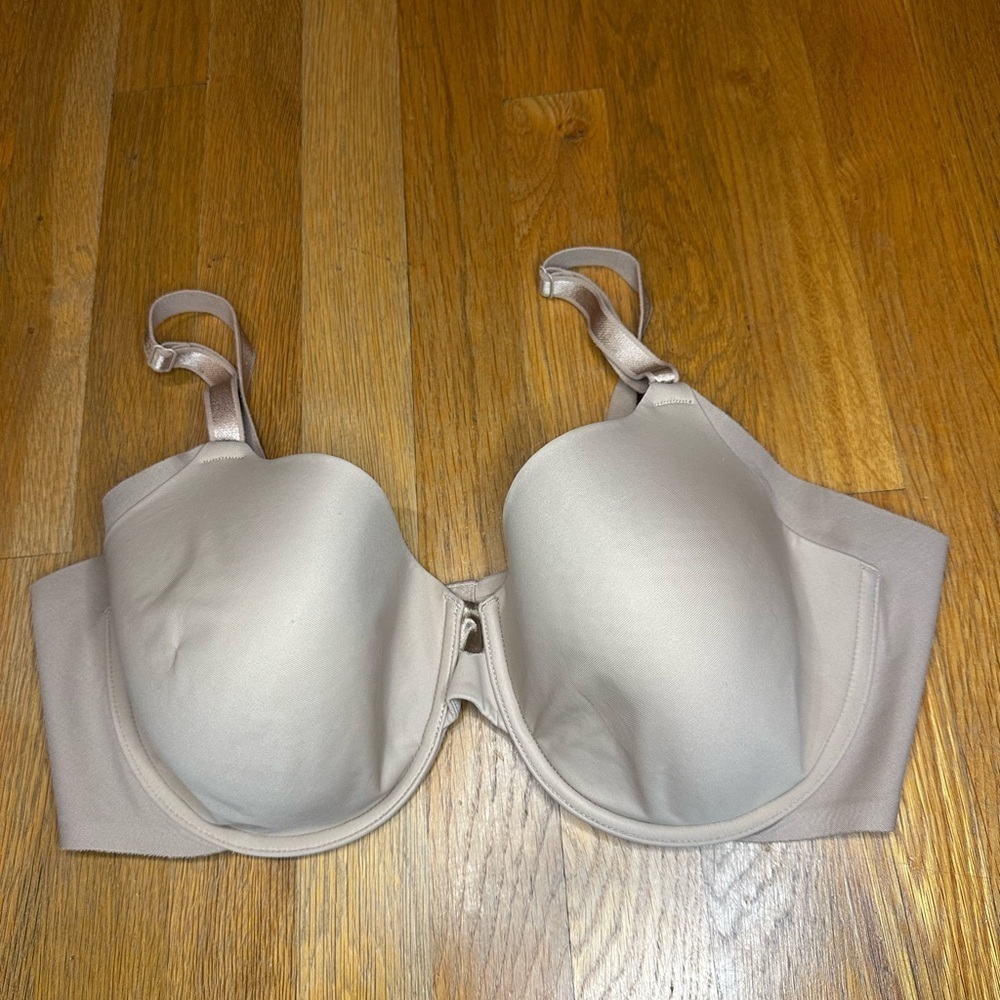 Olga by Warner’s Underwire T-Shirt Bra • Nude Beige • Size 42C